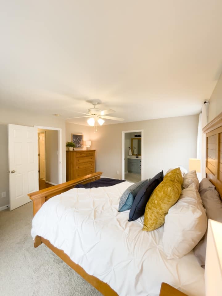Melissa Ice Occupied Staging before and after 9g Melissa Ice Staging your home on a budget before and after
